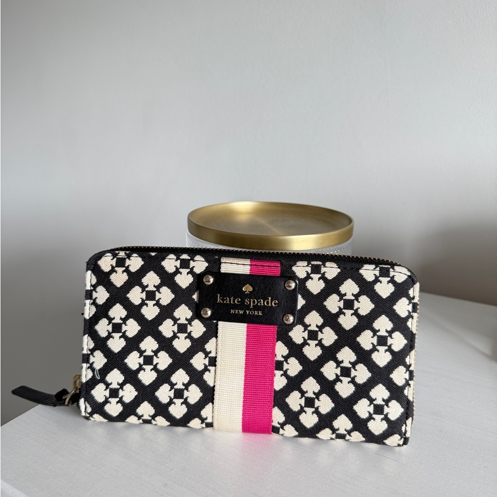 Kate Spade Black and Cream Zip Wallet with Pink Accent